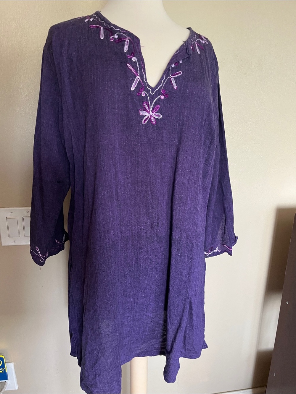 Women's Purple Embroidered V-Neck Tunic Top